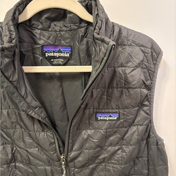 Patagonia Men’s Nano Puff Vest - Picture 4 of 5
